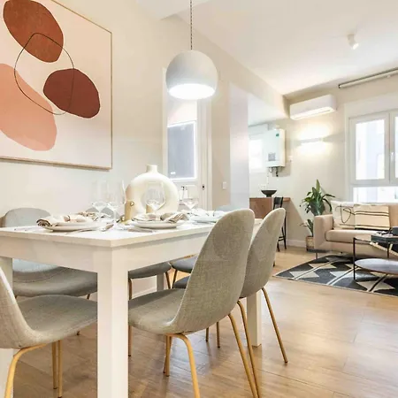 Spacious 3 Bedroom By Rems Apartment *