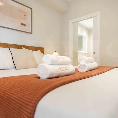 Apartment Spacious 3 Bedroom By Rems