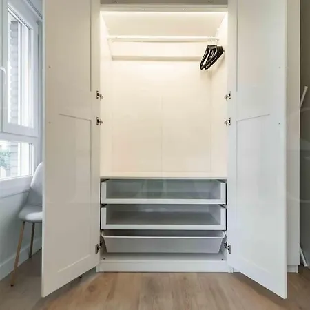 Spacious 3 Bedroom By Rems Málaga